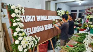 Jual-Bunga-Papan-Duka-Cita-Jakarta-24-jam-terpercaya